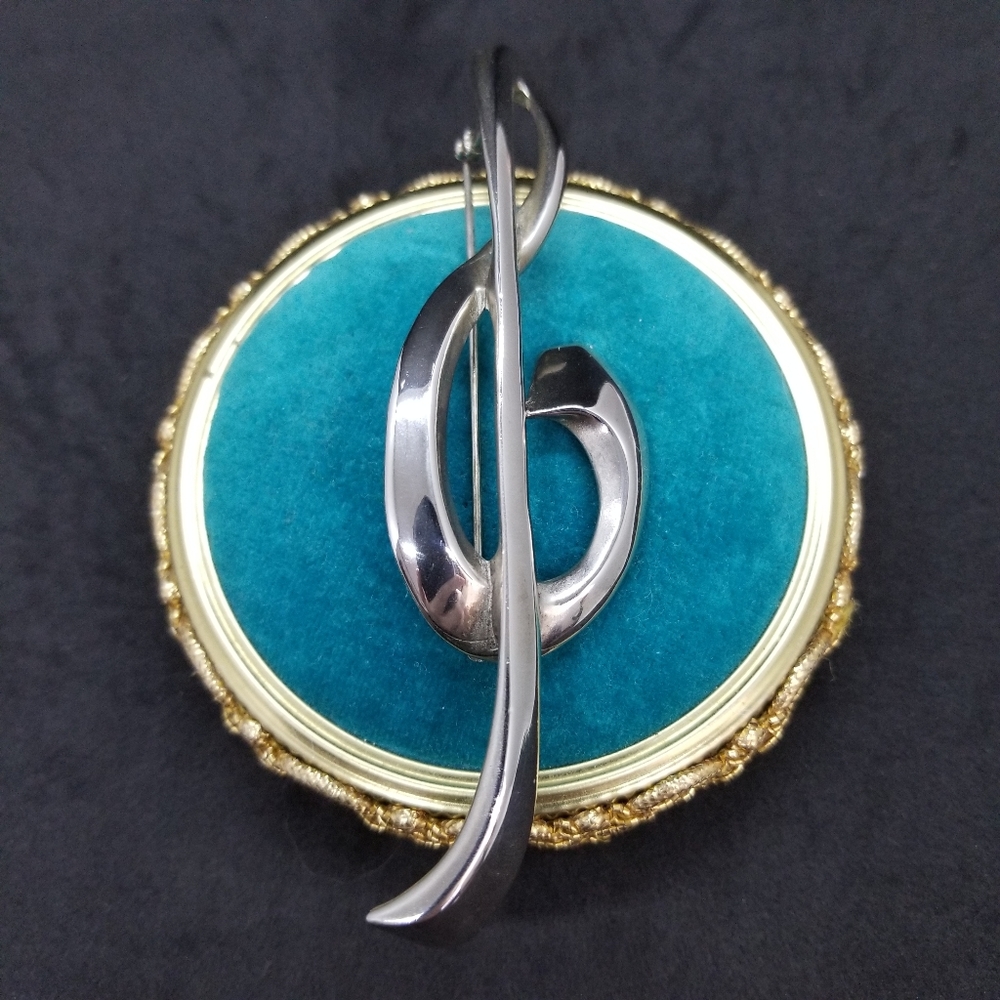 P.E.P. Erwin Pearl silver treble clef brooch 🎼